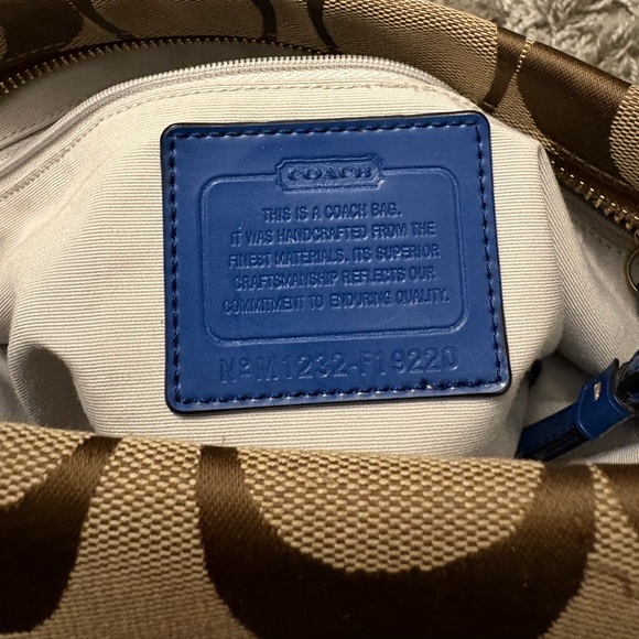 Coach - Picture 5 of 5